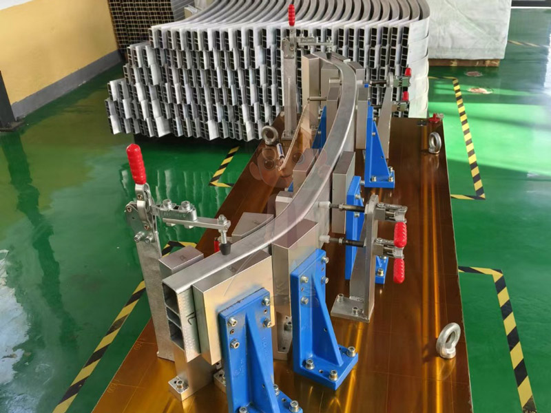 鋁型材彎弧拉彎在交通工具設計中的應用：提高安全性與美觀性的先進制造工藝